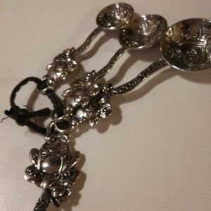 Ganz 4 piece frog and bee measuring spoons